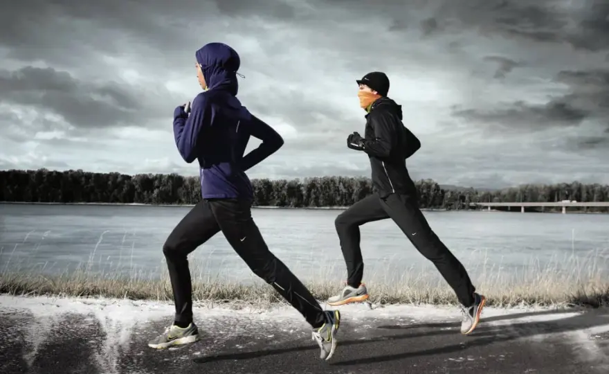 Winterlauf-Kleidung - So bleibst du warm & sicher!