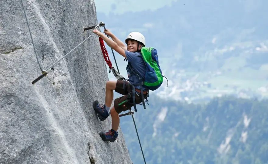 Klettersteig mit Kindern - So gelingt der sichere Einstieg