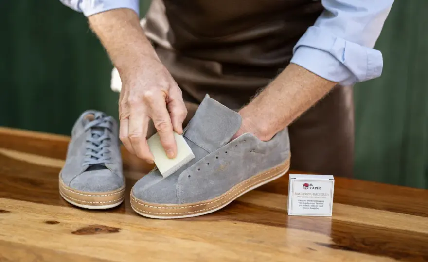 Nubukleder richtig pflegen - So bleiben Schuhe lange schön