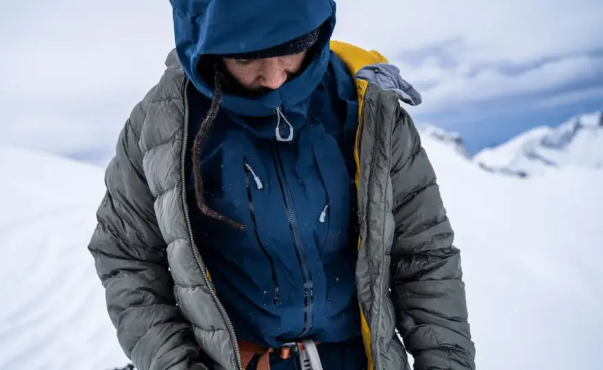Daunenjacke waschen - So bleibt sie warm & bauschig!