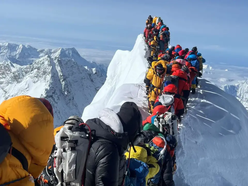 Mount Everest besteigen - Voraussetzungen, Kosten und Risiken